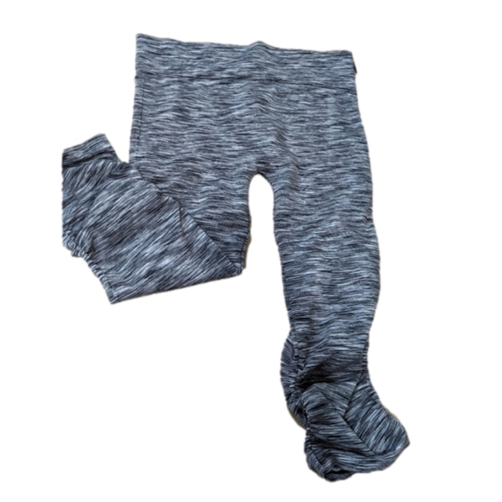 Amazing Sports grey and black stretch capris leggings, sz small-medium